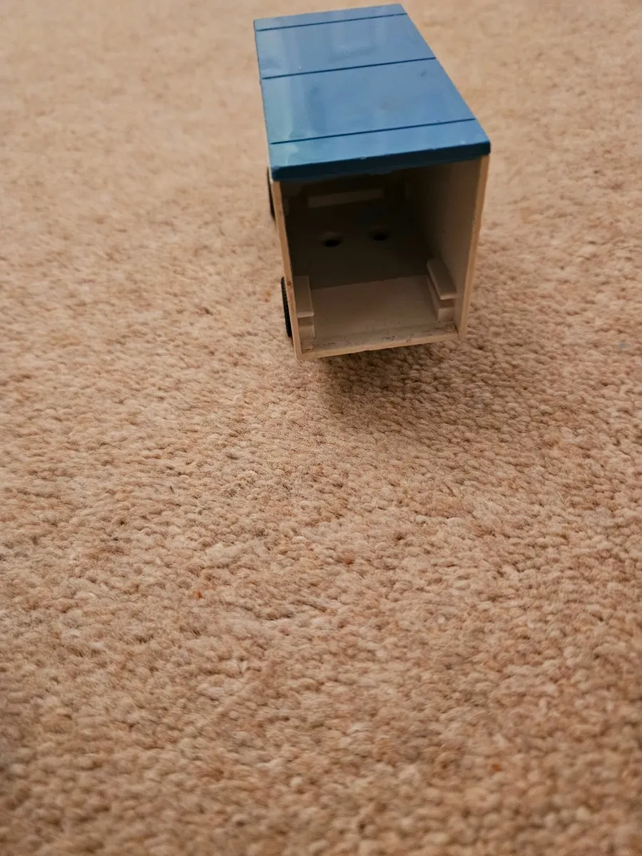 Matchbox Ford Van - Image 2