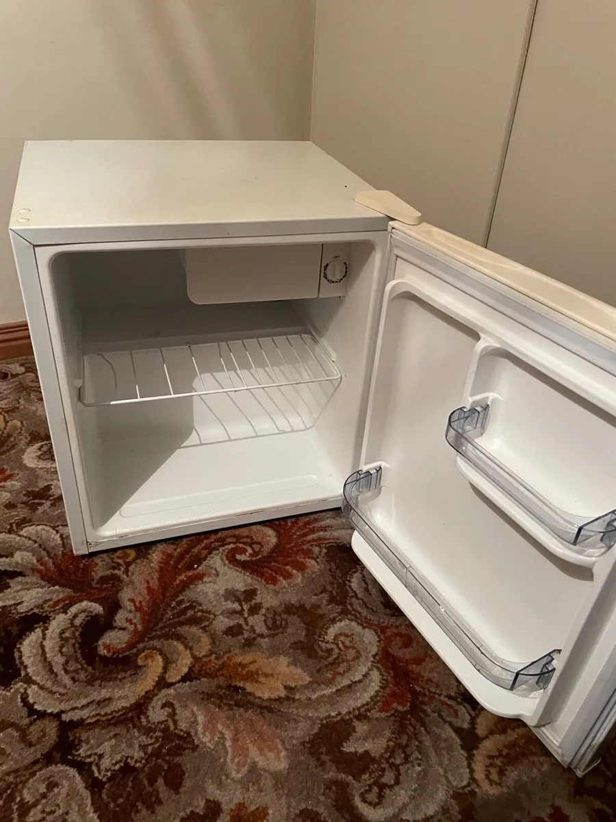 Small fridge - Image 2