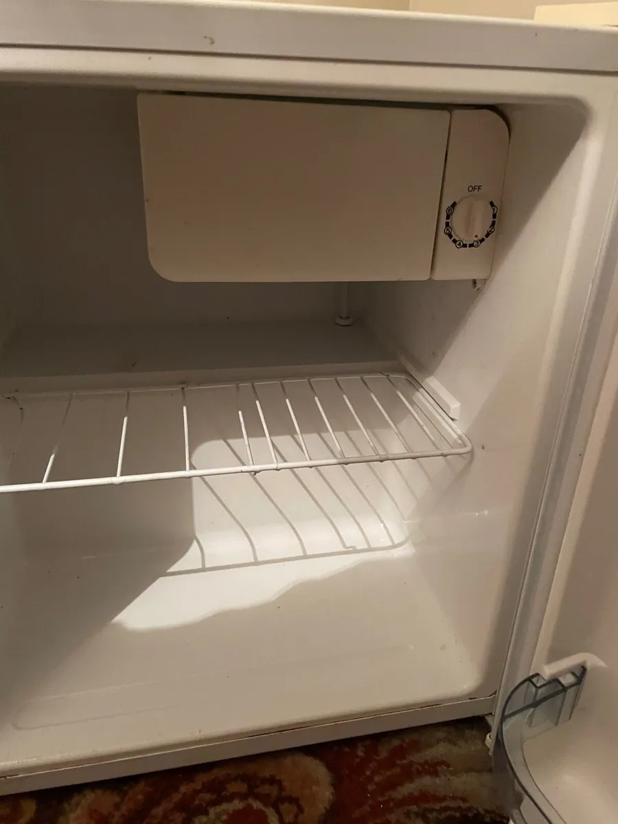 Small fridge - Image 3