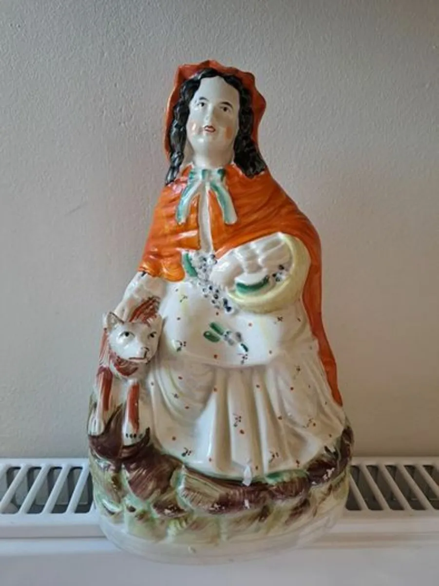 Vintage Red Riding Hood figurine - Image 1