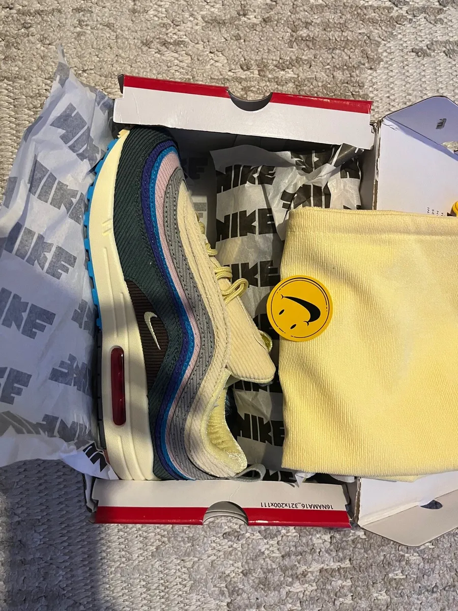 Nike air shoes - Image 1