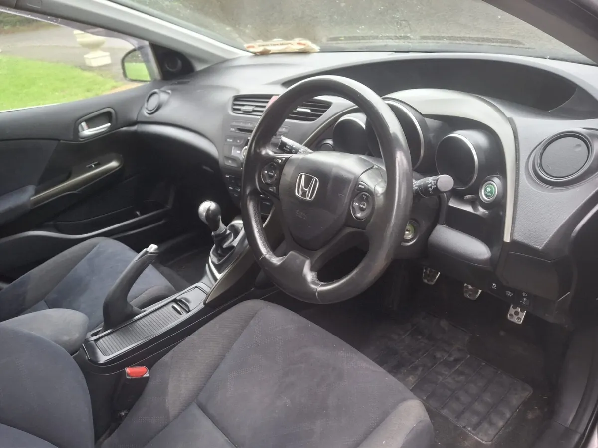 Honda Civic 2014 - Image 4