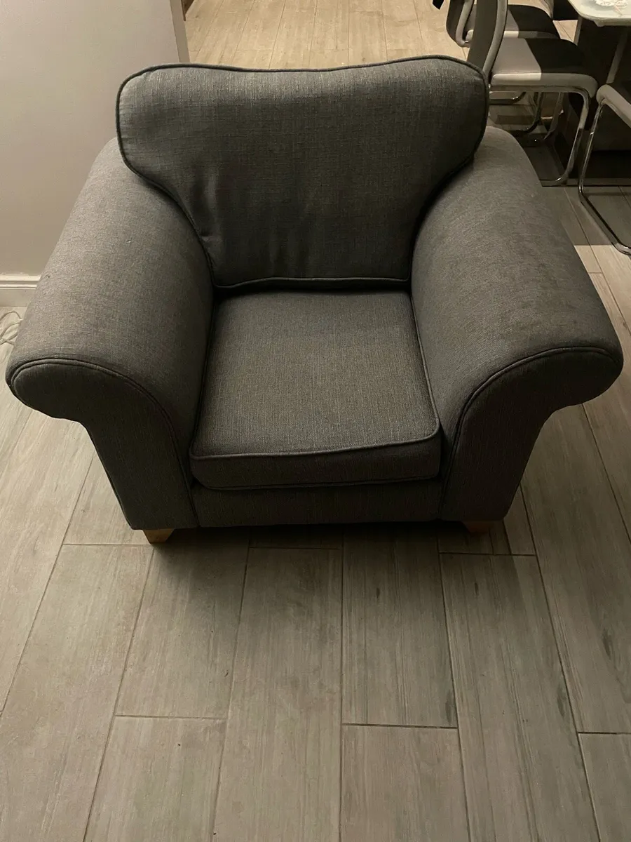 3 and 1 seater for sale - Image 2