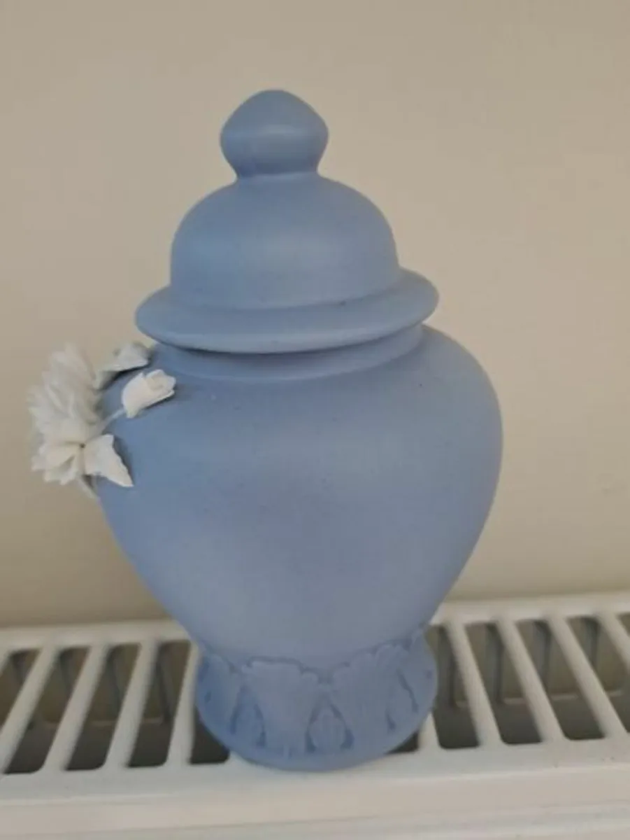 Vintage light blue Jasperware urn - Image 2