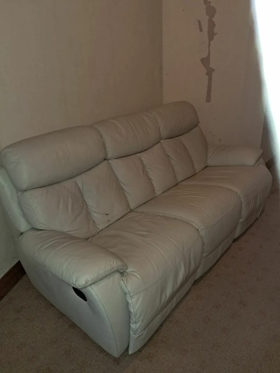 Furniture contents of house, all in good condition - Image 4