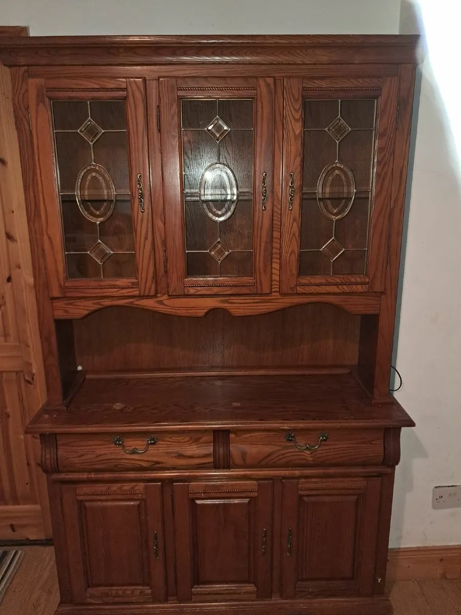 Furniture contents of house, all in good condition - Image 2