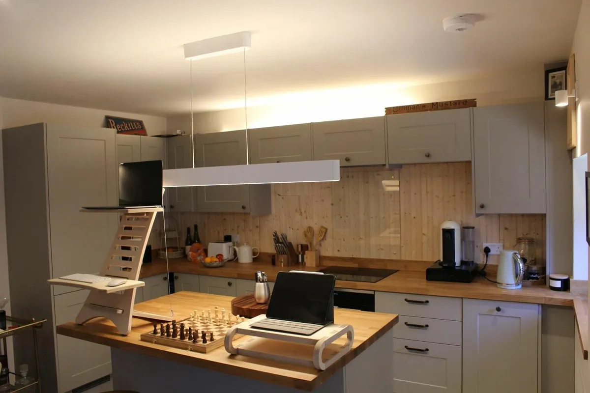 Stan 1 Hard Standing Desk for Laptop Elegant - Image 3