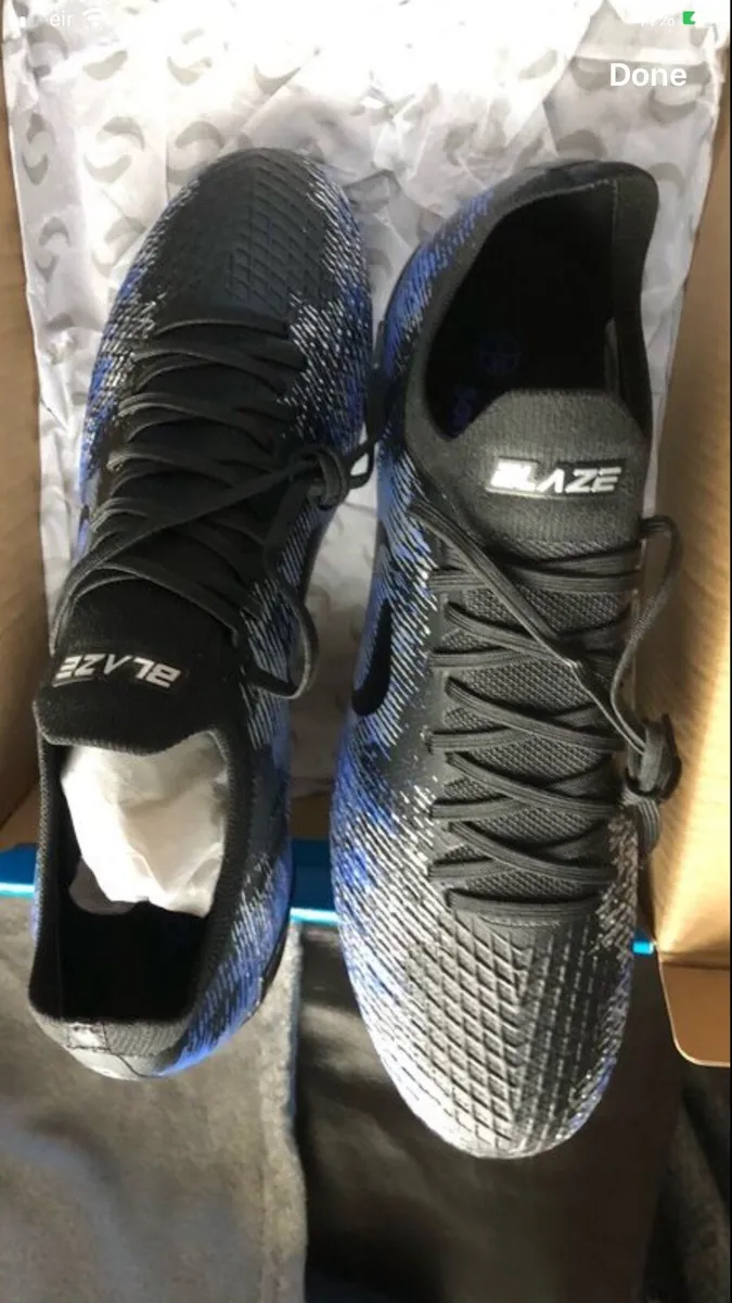 Mens new football boots size 6 €25 - Image 1