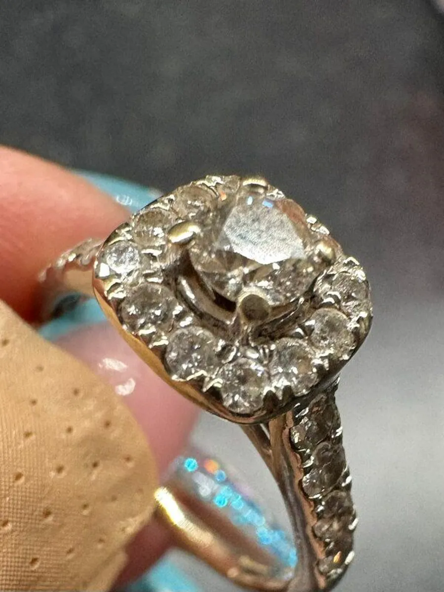 Engagement ring - Image 2