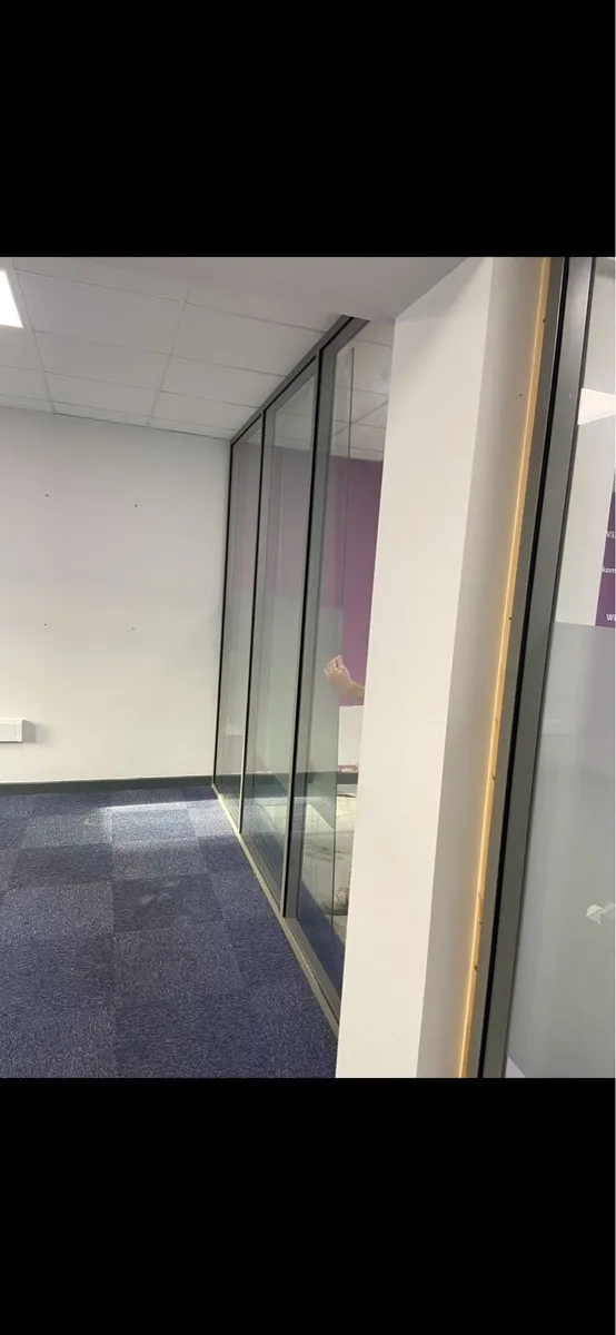 Glass partition unit - Image 2