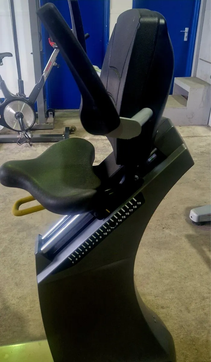 MATRIX HYBRID RECUMBENT - Image 2