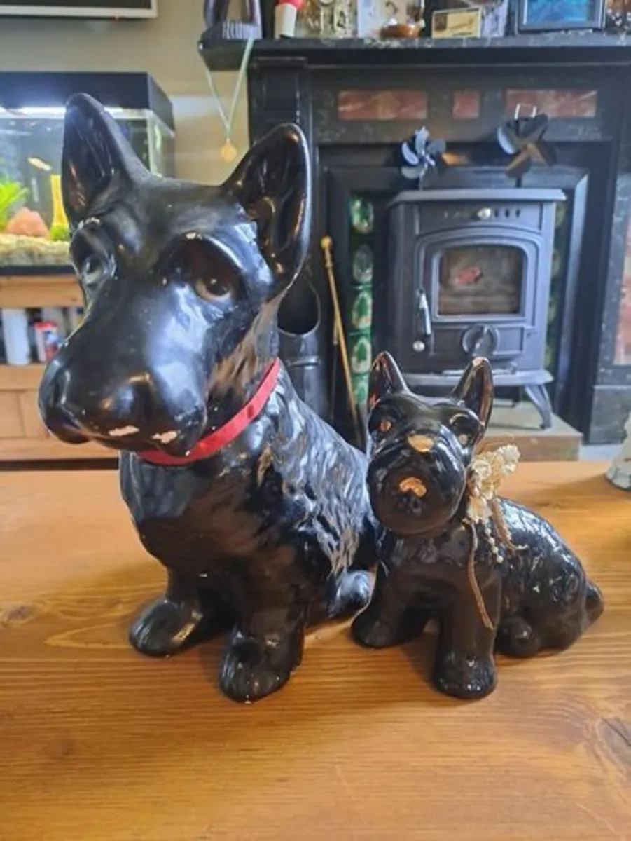 Vintage Scottish Terrier dog figurines - Image 1