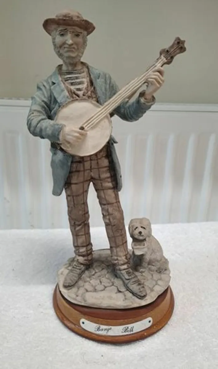 Banjo Bill Figurine - Image 1