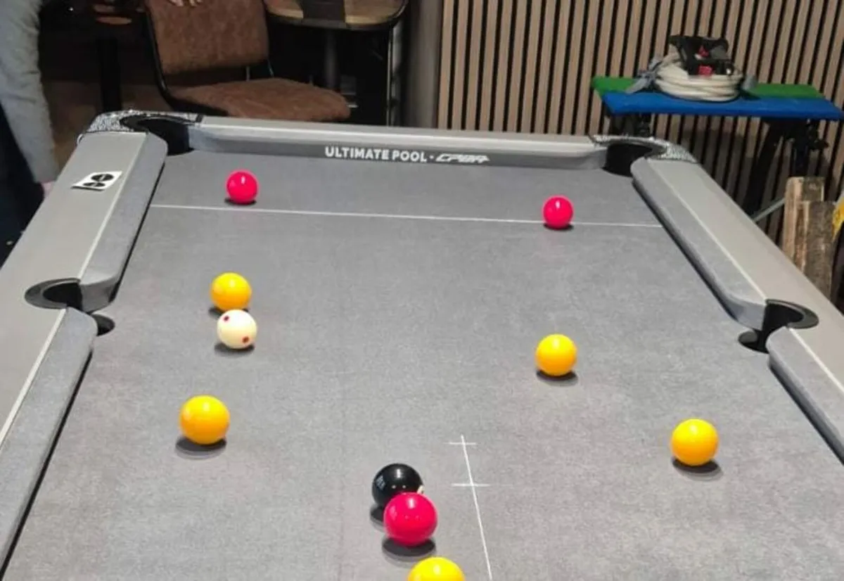 Pool Table Repairs and Re Clothing