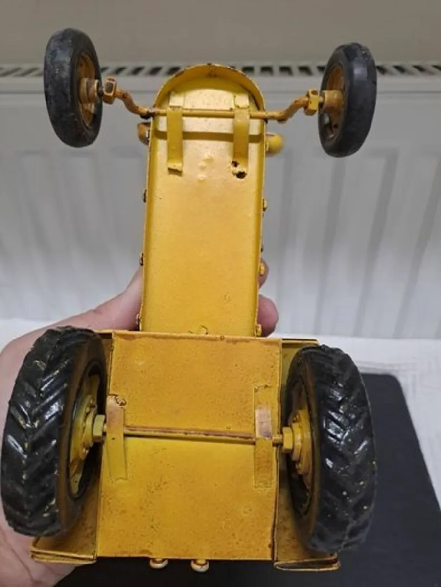 Vintage metal yellow tractor model - Image 4