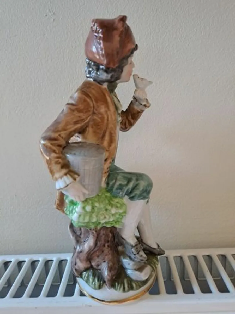 Vintage boy with bird figurine Capodimonte style - Image 3