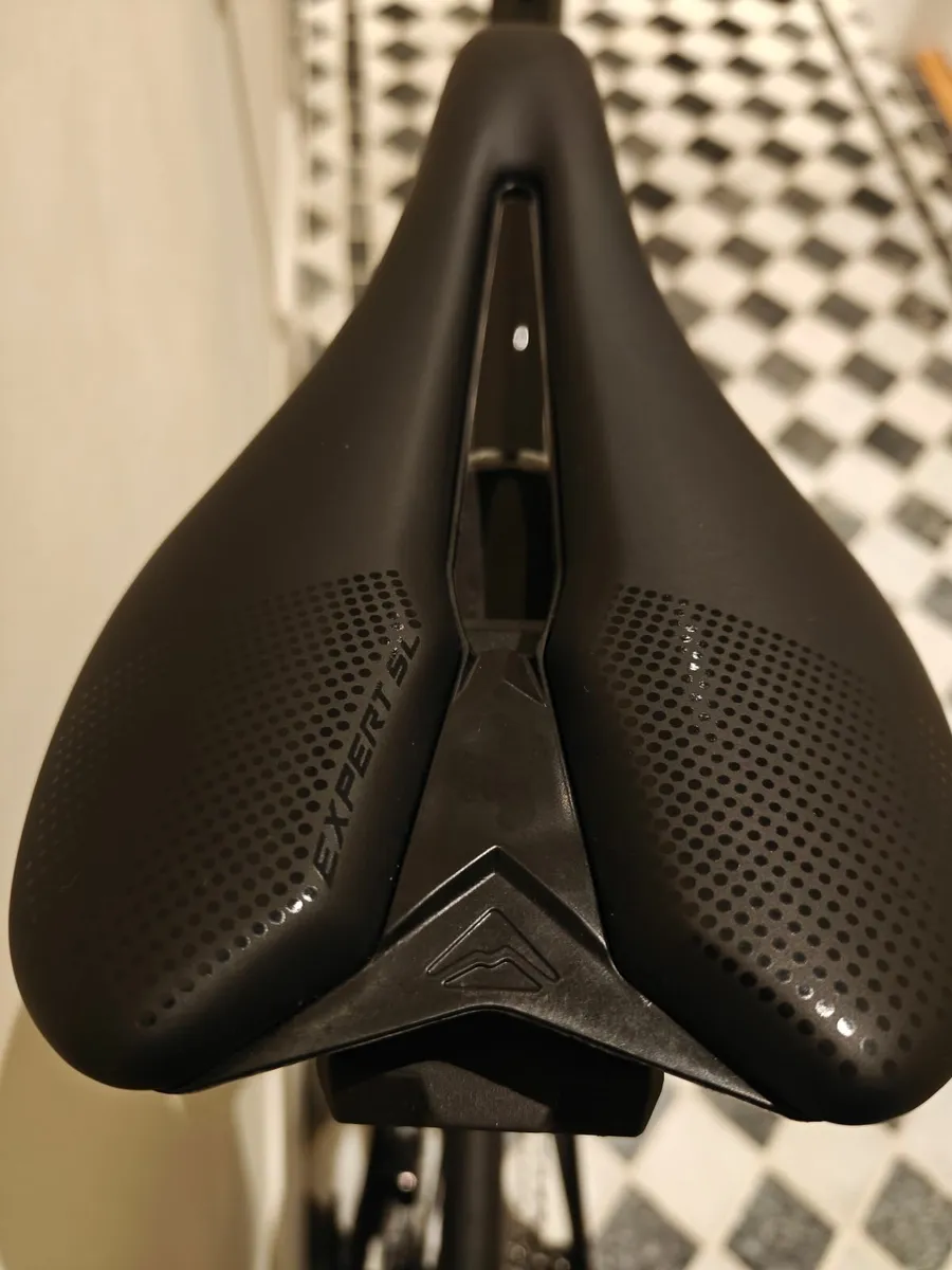 All Black Merida Reacto 6000 Di2 Limited Edition - Image 4