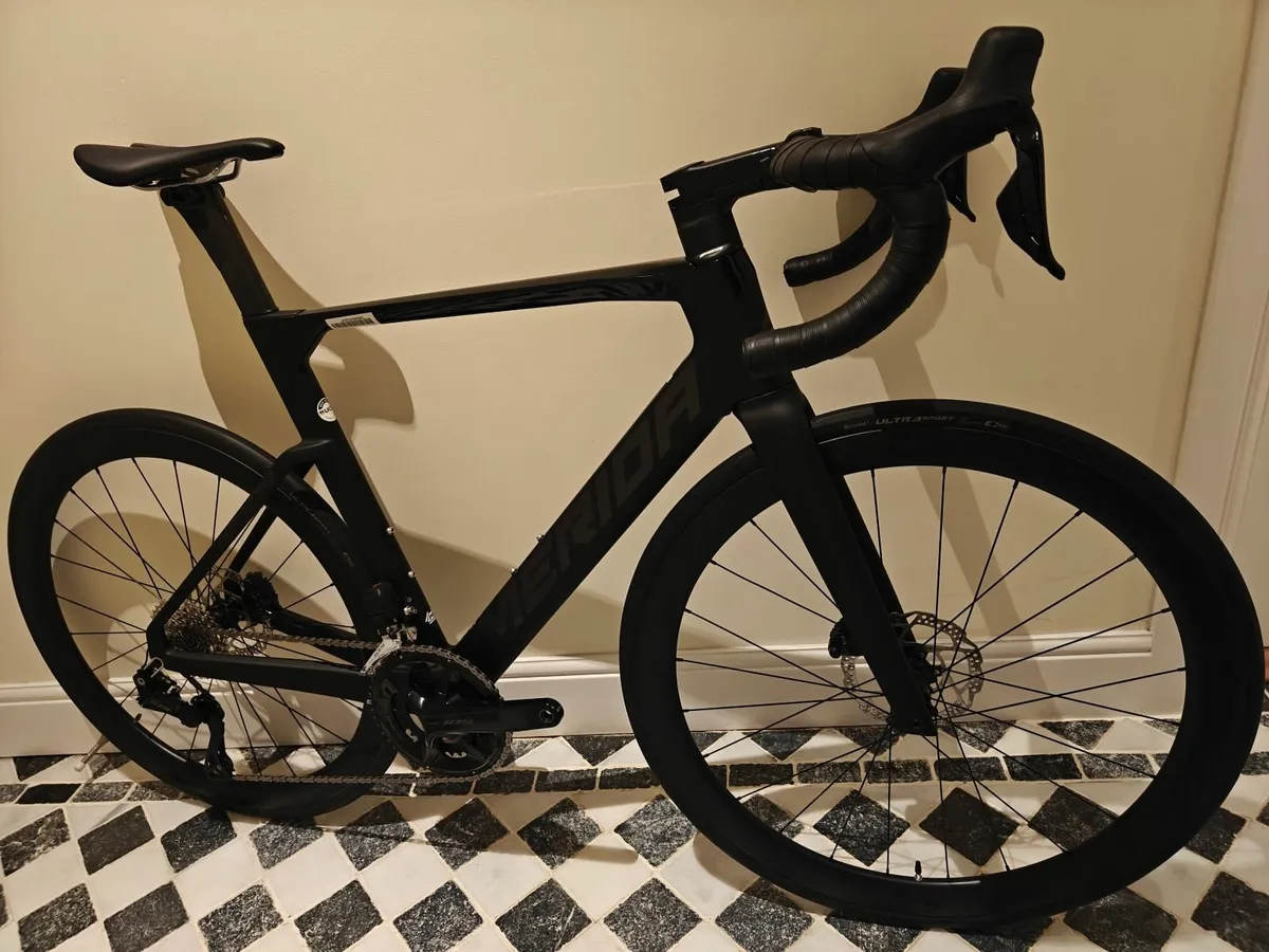 All Black Merida Reacto 6000 Di2 Limited Edition - Image 1