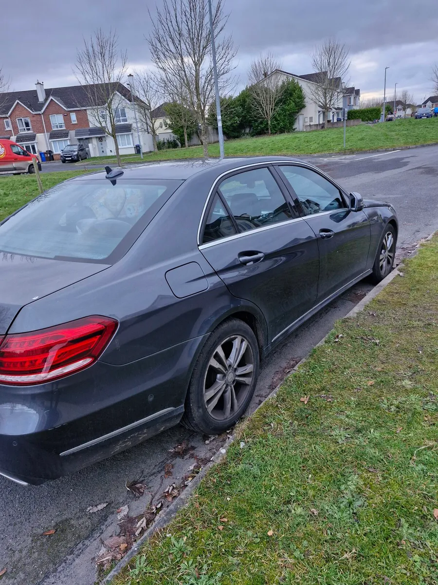 Mercedes-Benz E-Class 2015 - Image 2