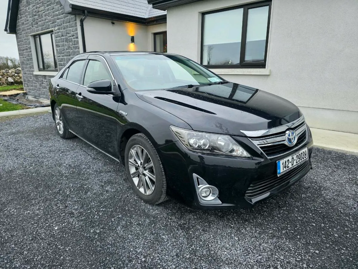 Toyota Camry - Image 2