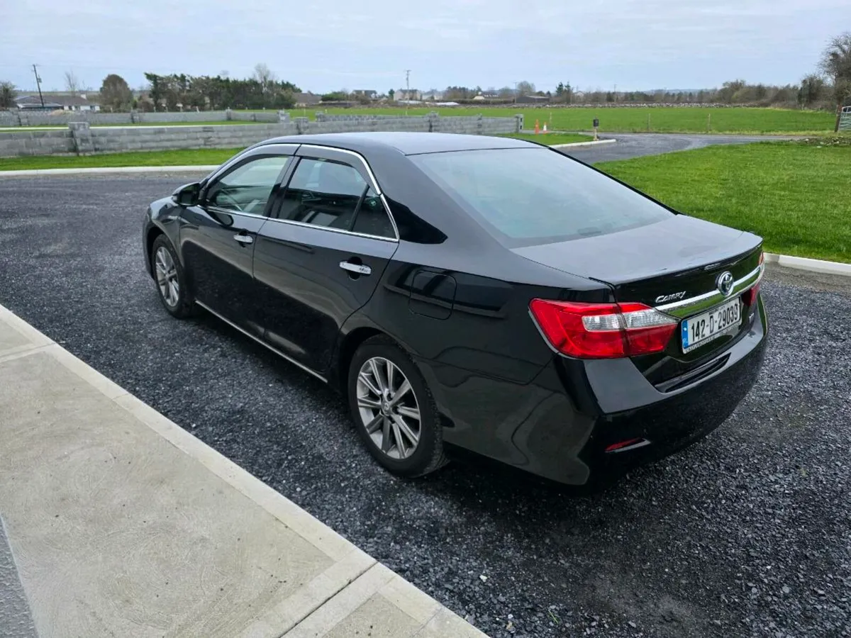 Toyota Camry - Image 3