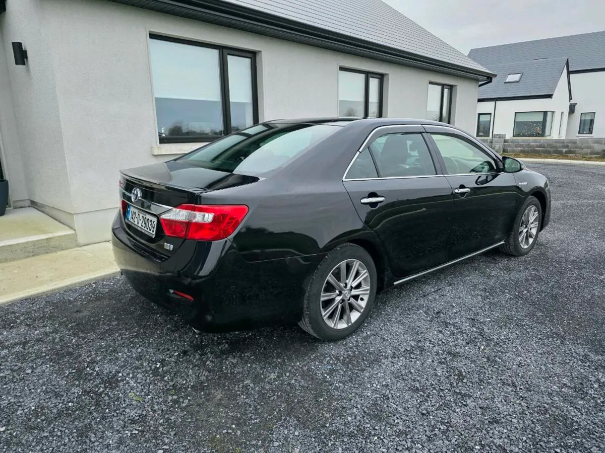 Toyota Camry - Image 4