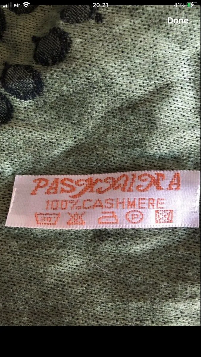 Ladies cashmere shawl €15 - Image 3