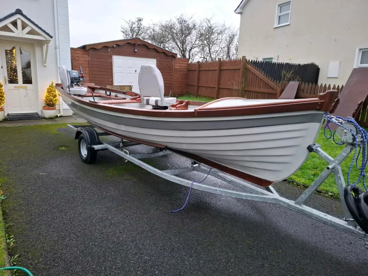 Sheelin 19 ft lake boat - Image 4