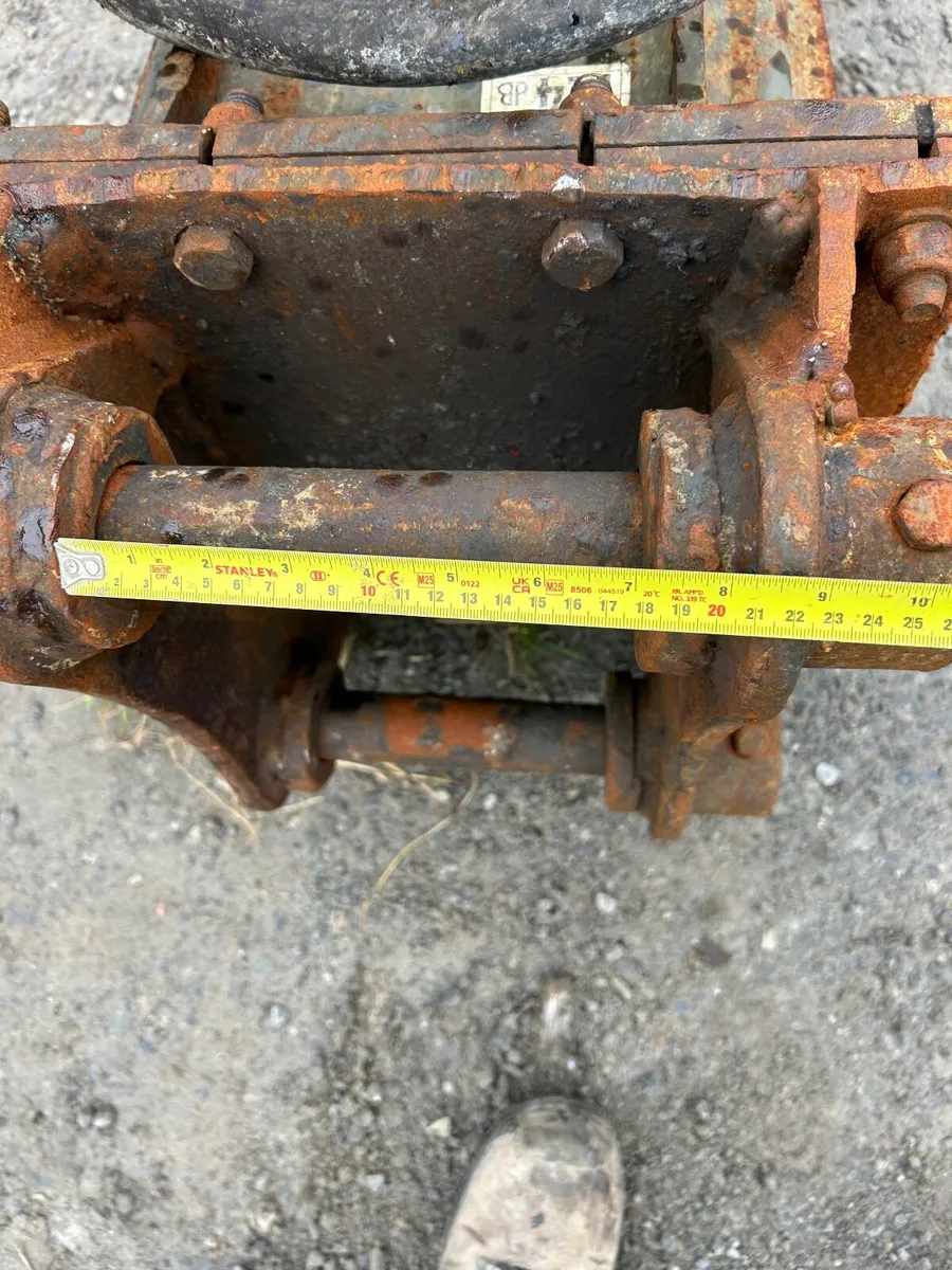 Rock breaker - Image 4