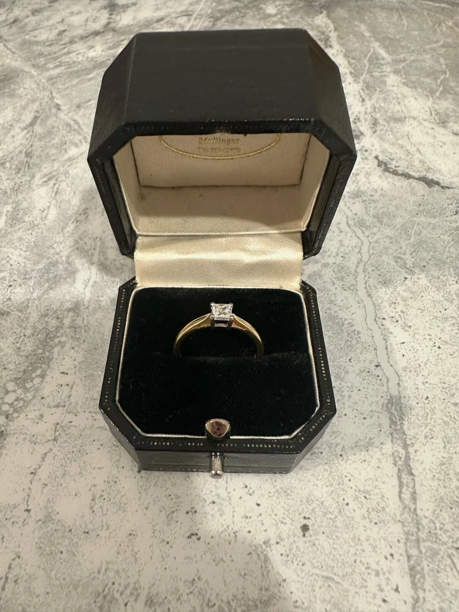 18k / 0.30 CARAT NATURAL DIAMOND RING 💍 - Image 1