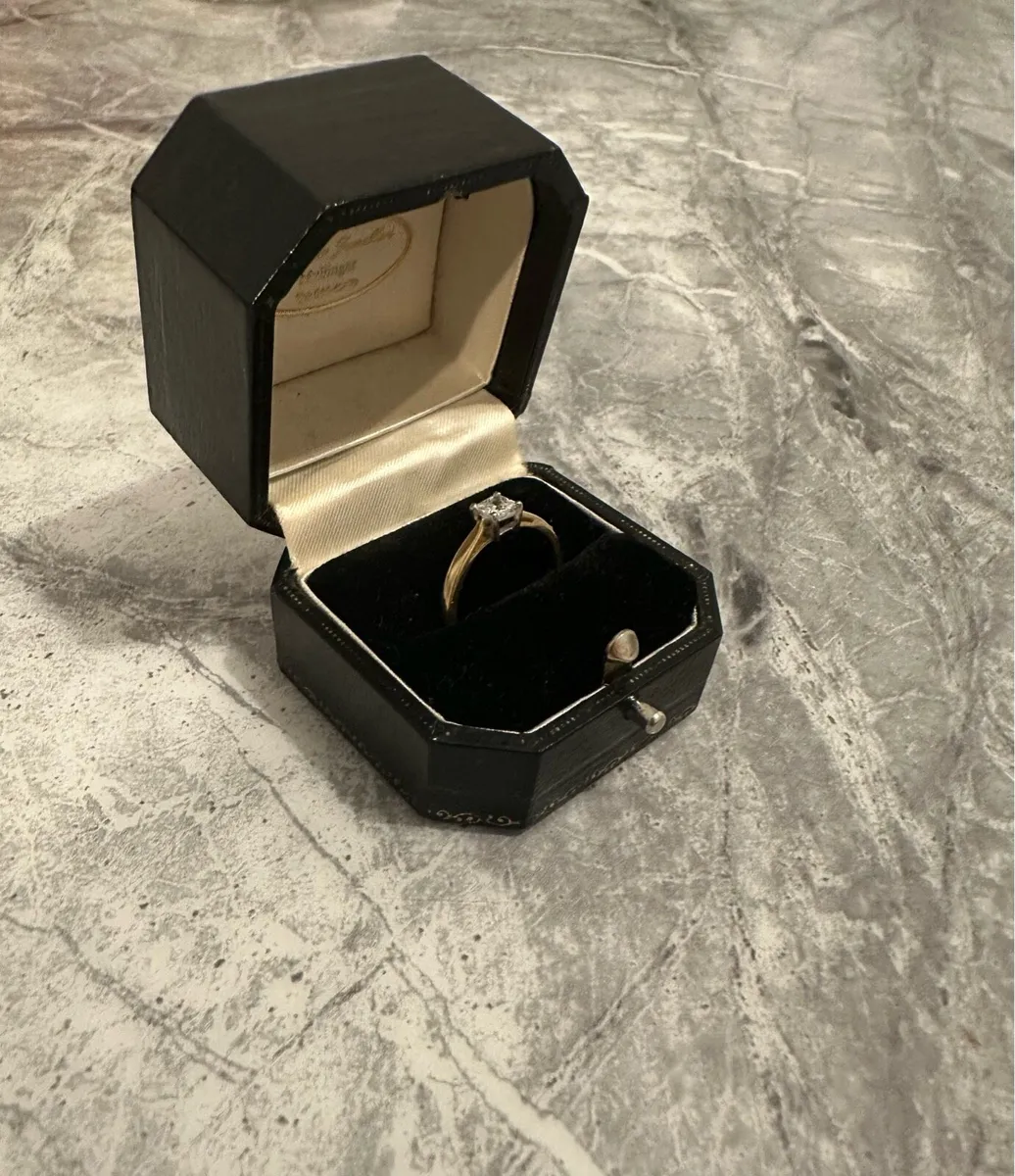 18k / 0.30 CARAT NATURAL DIAMOND RING 💍 - Image 2