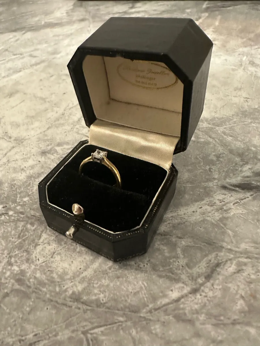 18k / 0.30 CARAT NATURAL DIAMOND RING 💍 - Image 3