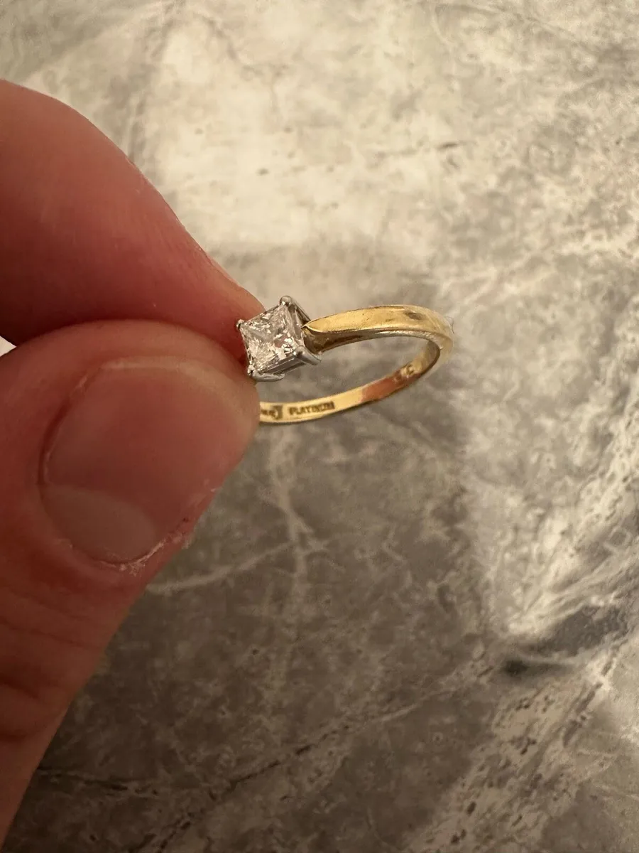 18k / 0.30 CARAT NATURAL DIAMOND RING 💍 - Image 4