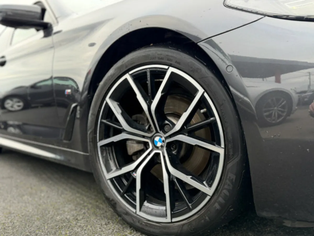 BMW 5-Series 520D M SPORT - Image 3