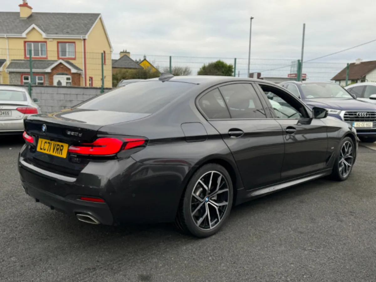 BMW 5-Series 520D M SPORT - Image 4