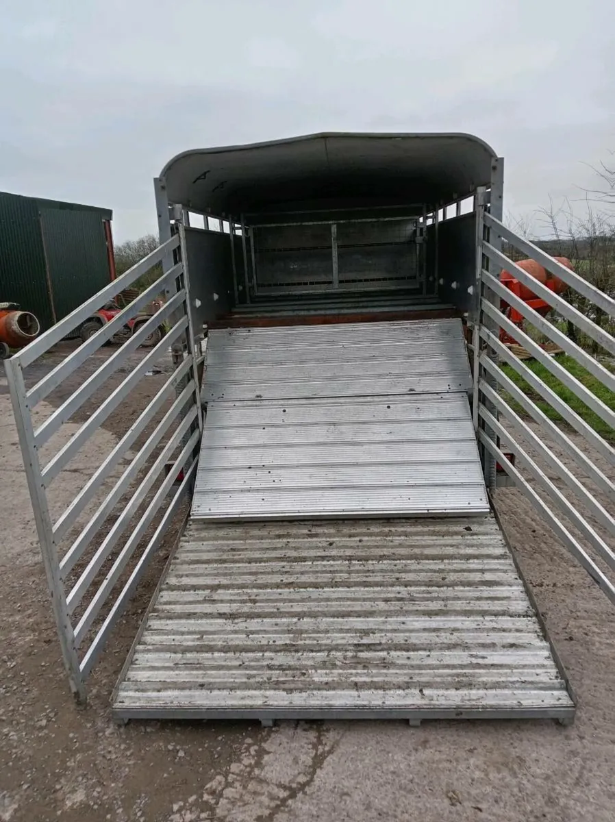 Ifor williams cattle trailer 6x12 - Image 1