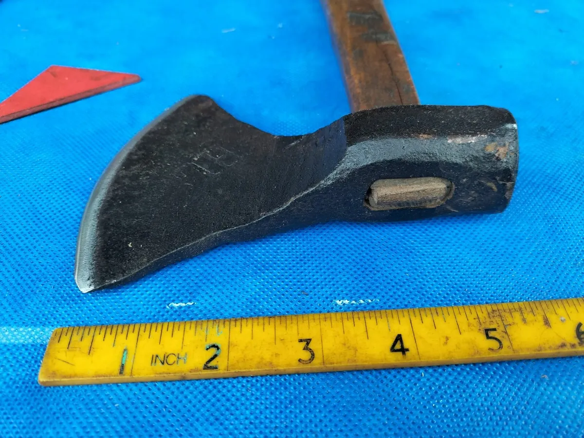 2lb side Axe - Image 1