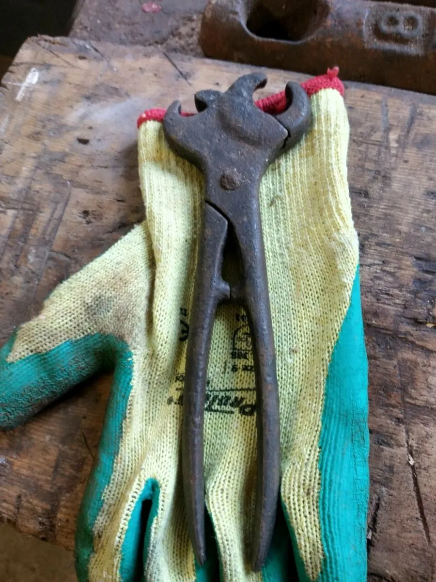 Antique Pig nose pliers - Image 1