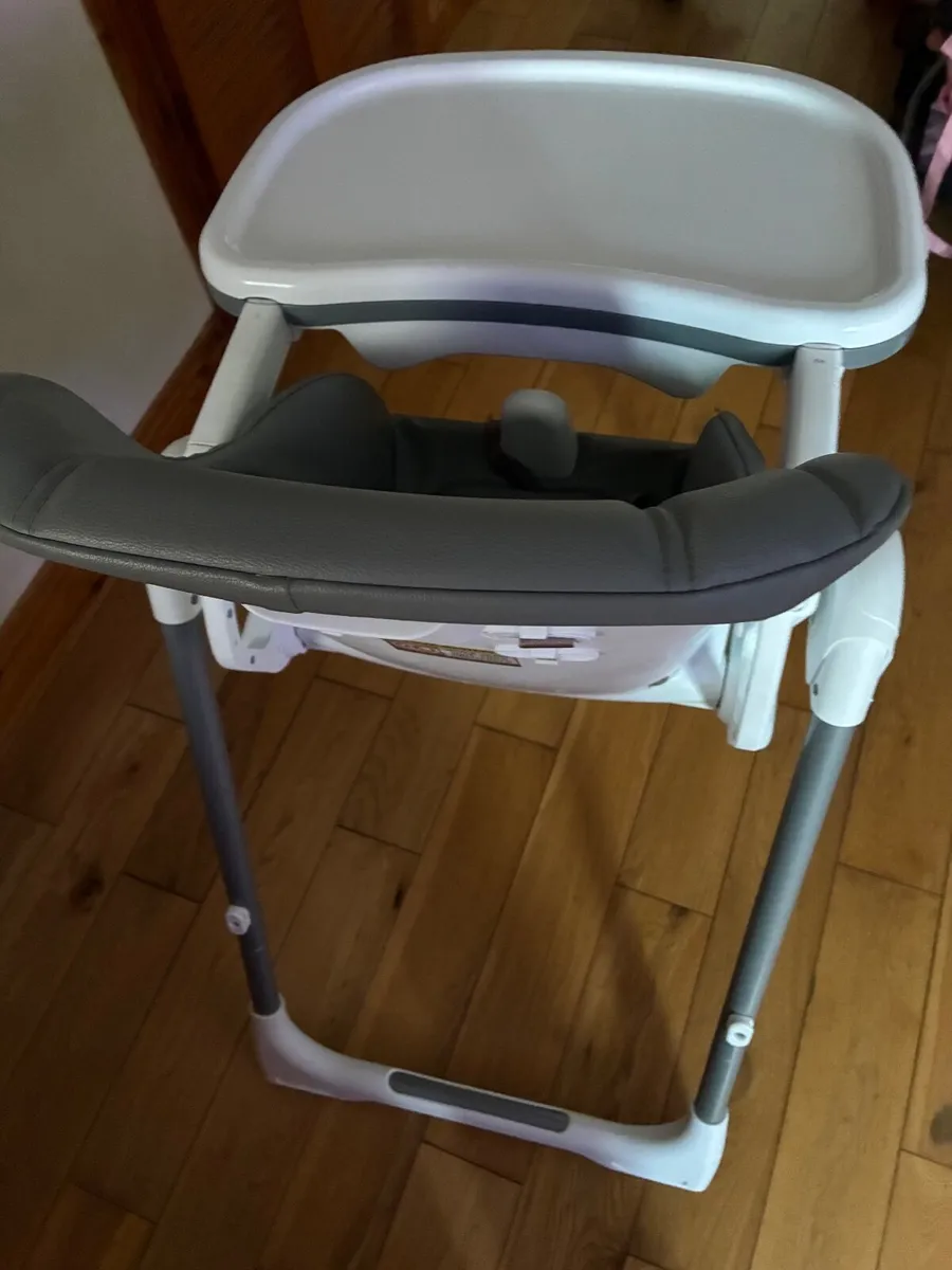 Babies cot & high chair - Image 2