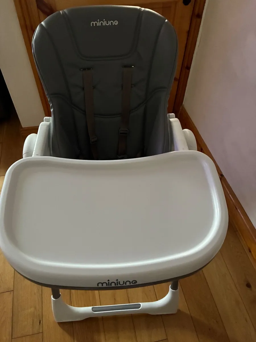 Babies cot & high chair - Image 3