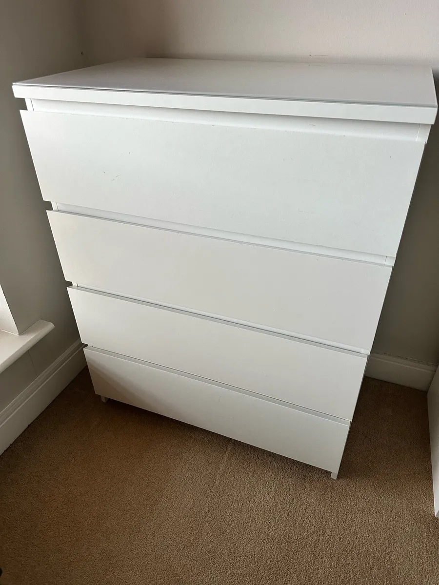 Chest of 4 drawers - Image 1