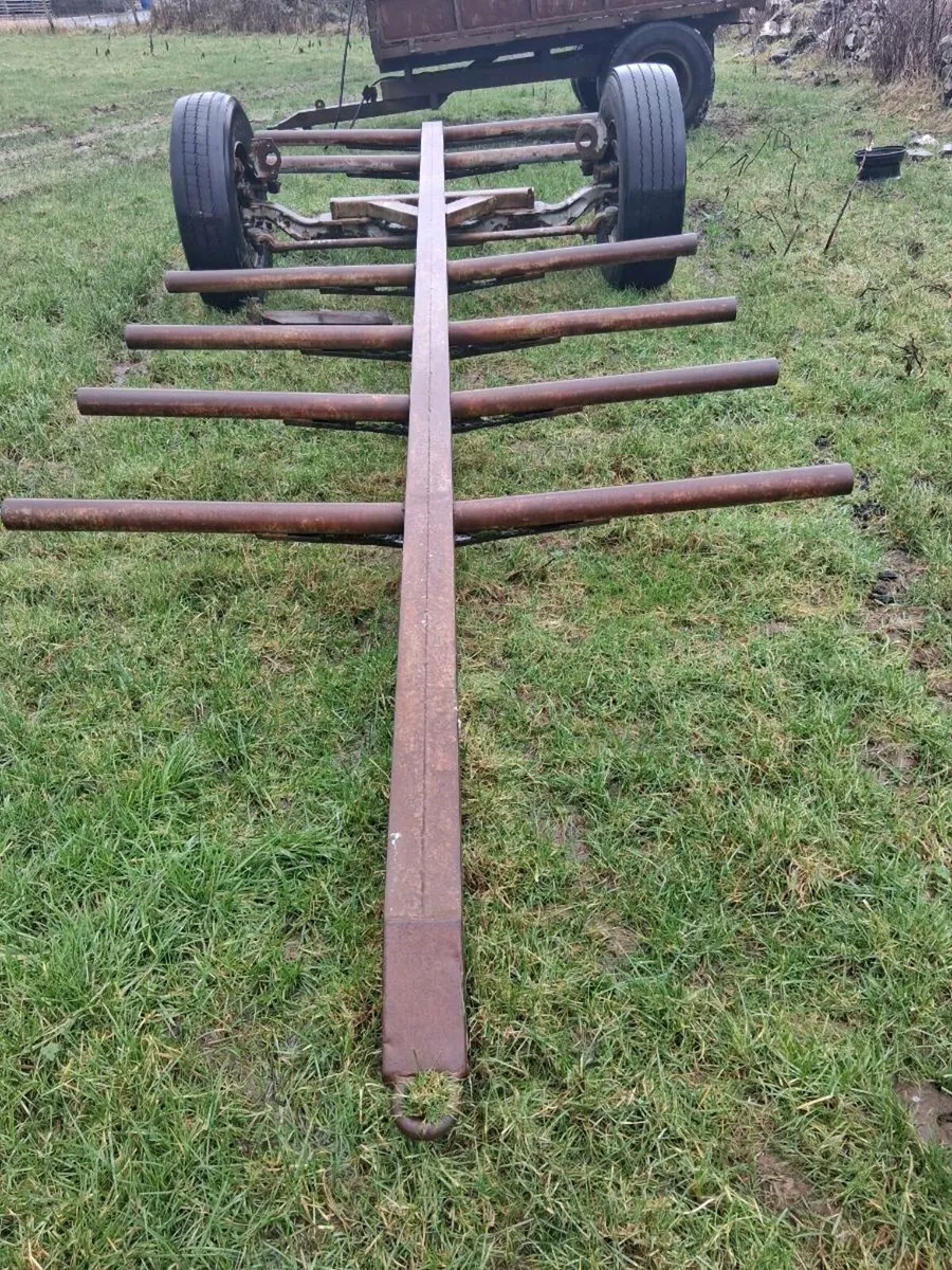 Bale trailer - Image 1