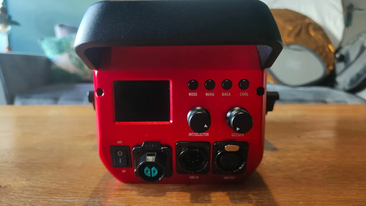 GVM SD200B Pro 200W Bi-Color LED Studio Light - Image 2