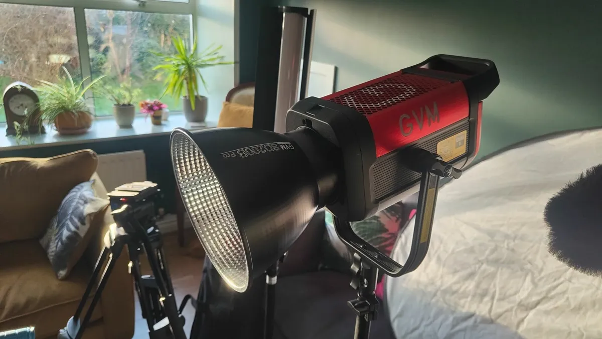 GVM SD200B Pro 200W Bi-Color LED Studio Light - Image 3