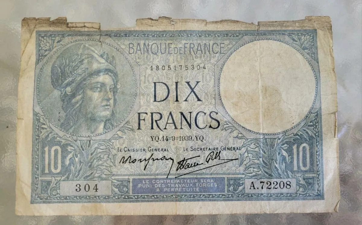 10 franc note 1939 . 
WW2