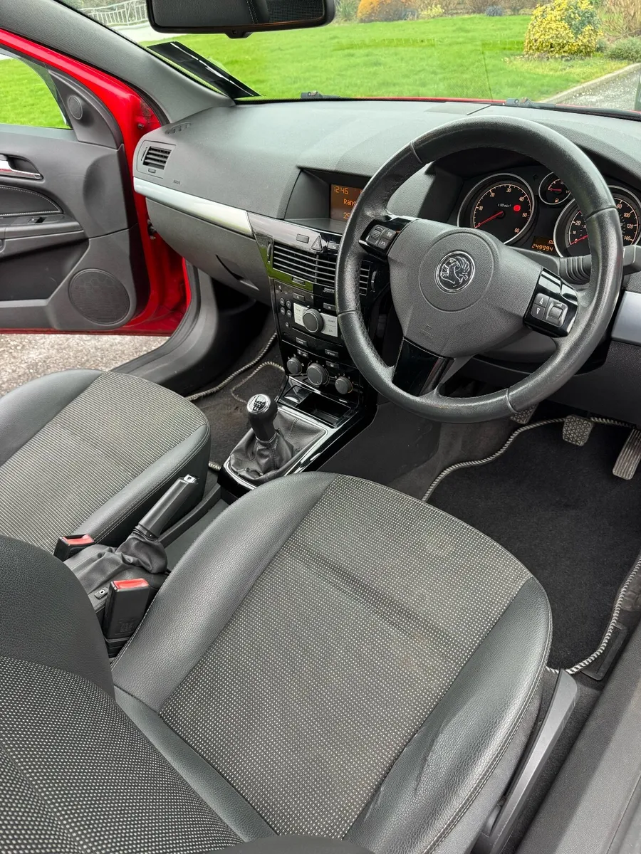 Vauxhall Astra 2010 - Image 3