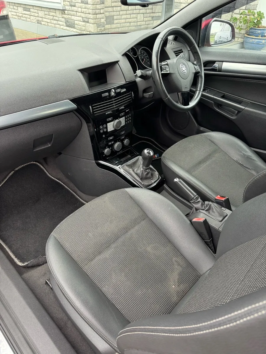 Vauxhall Astra 2010 - Image 4
