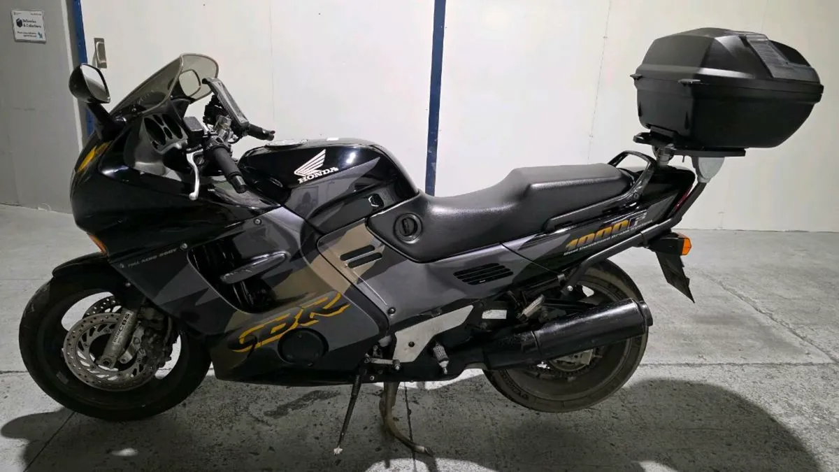 Honda CBR1000F Hurricane - Image 1