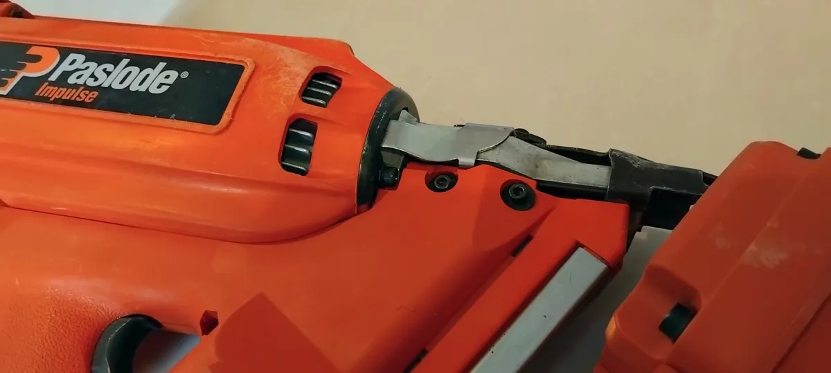 Paslode im350 + im250 Nail Guns"Fully Serviced" - Image 4