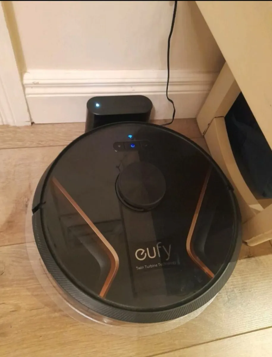 Eufy robot vacuum mop x8 hybrid - Image 1